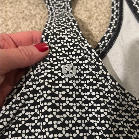 Lululemon Women's Bundle of Tank and Long Sleeve Tops - Picture 12 of 12